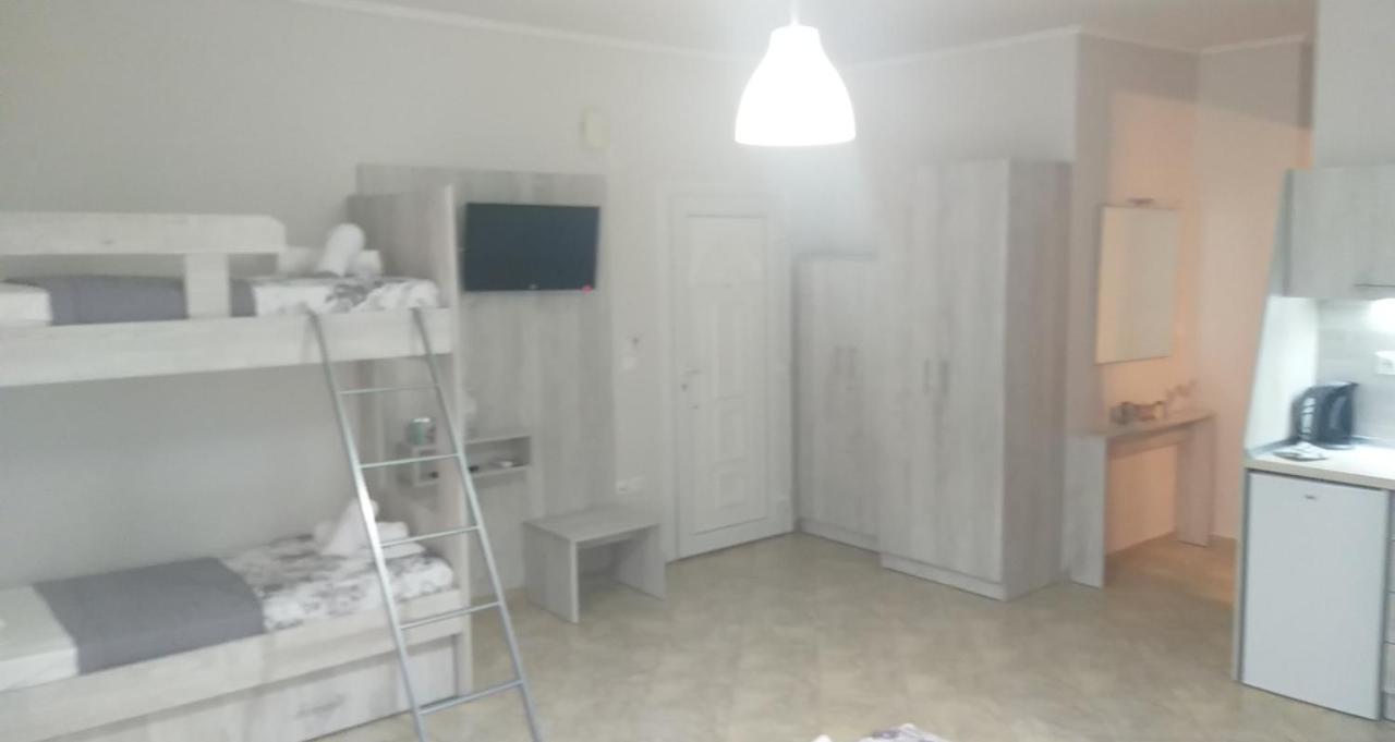 Studio Garden Lägenhet Nea Kallikrateia Exteriör bild