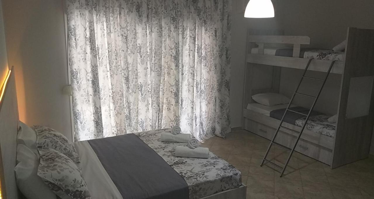 Studio Garden Lägenhet Nea Kallikrateia Exteriör bild